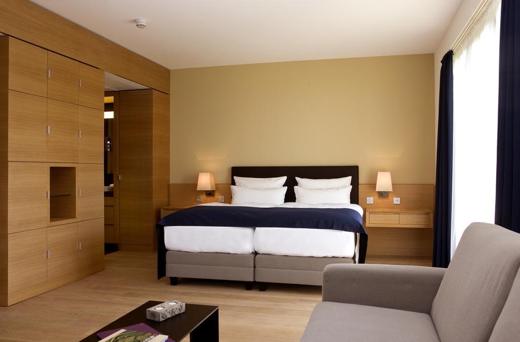 Schlossgut Groß Schwansee Exteriör bild A typical room at the hotel