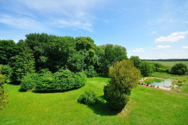 Schlossgut Groß Schwansee Exteriör bild The park